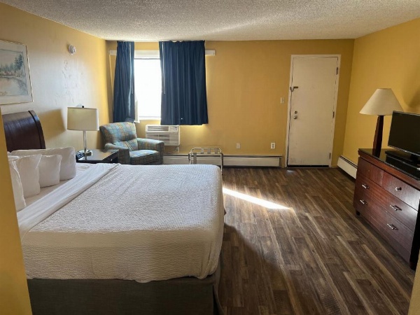 Studio Lodge Laramie image 24