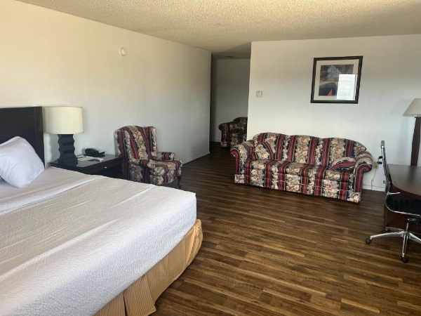 Studio Lodge Laramie image 35