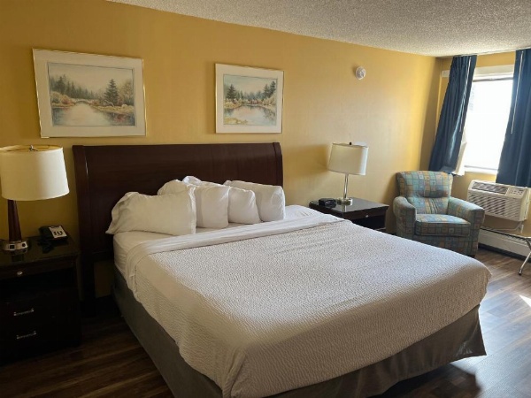 Studio Lodge Laramie image 49