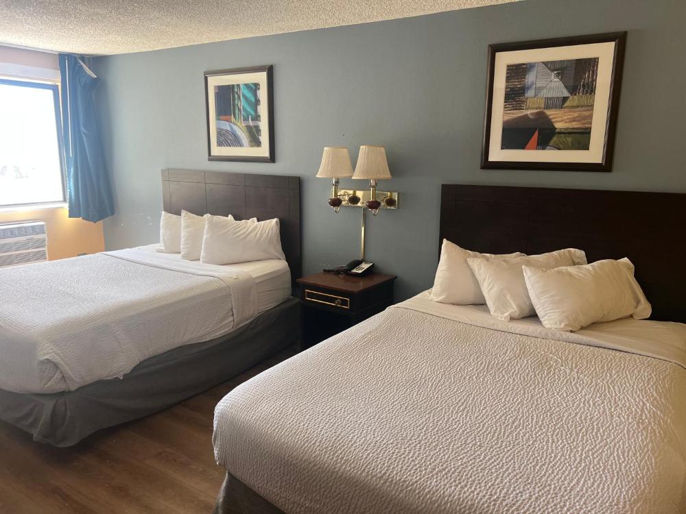 Queen Room with Two Queen Beds - Non-Smoking